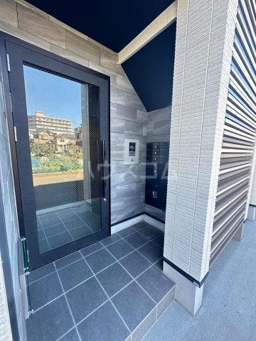 24/29 エントランス