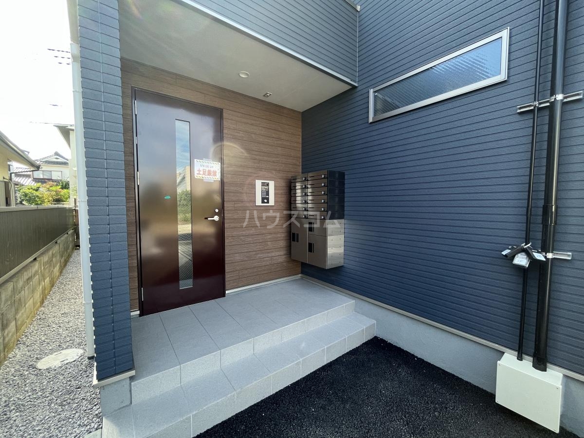 16/25 エントランス