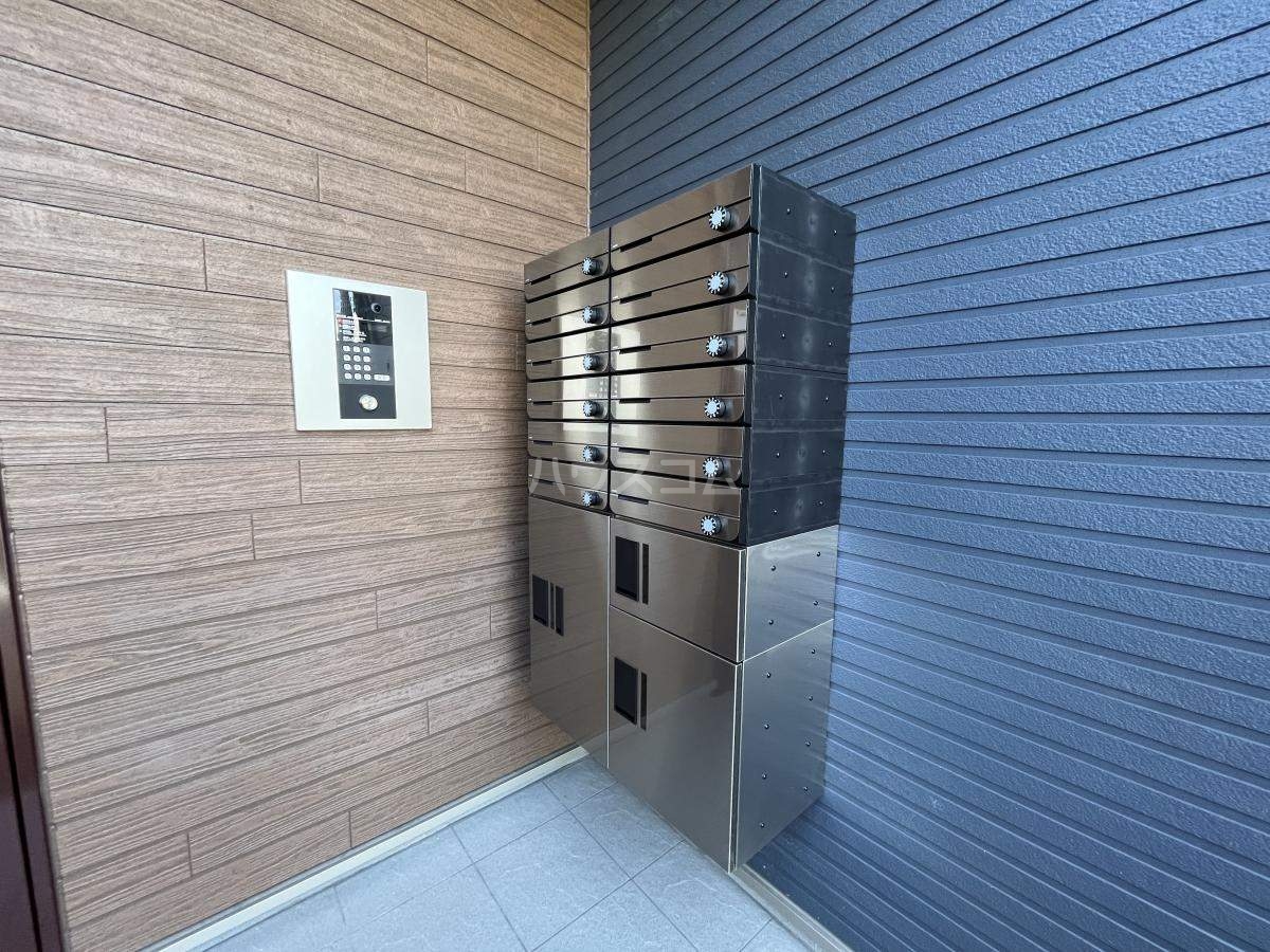 17/25 エントランス