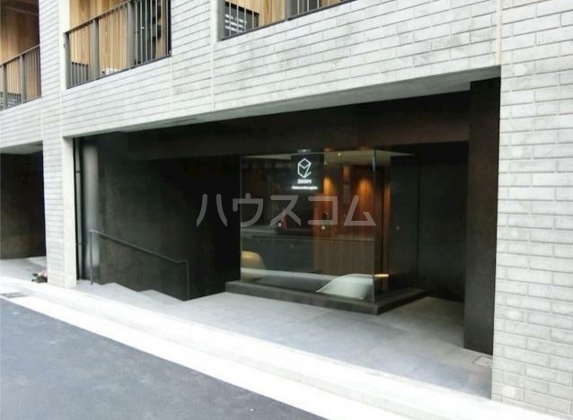 13/23 エントランス