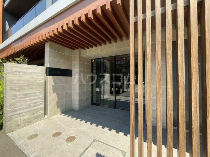 19/23 エントランス