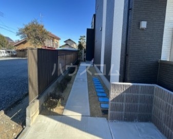 23/30 エントランス