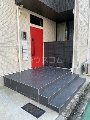 18/25 エントランス