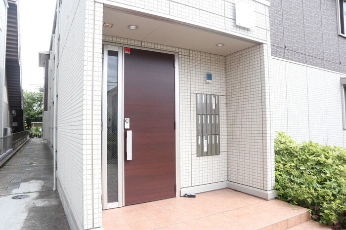 28/30 エントランス