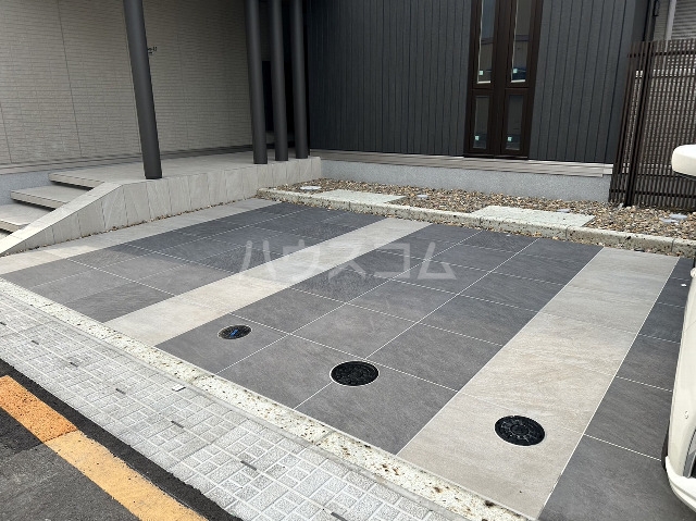 23/30 駐車場