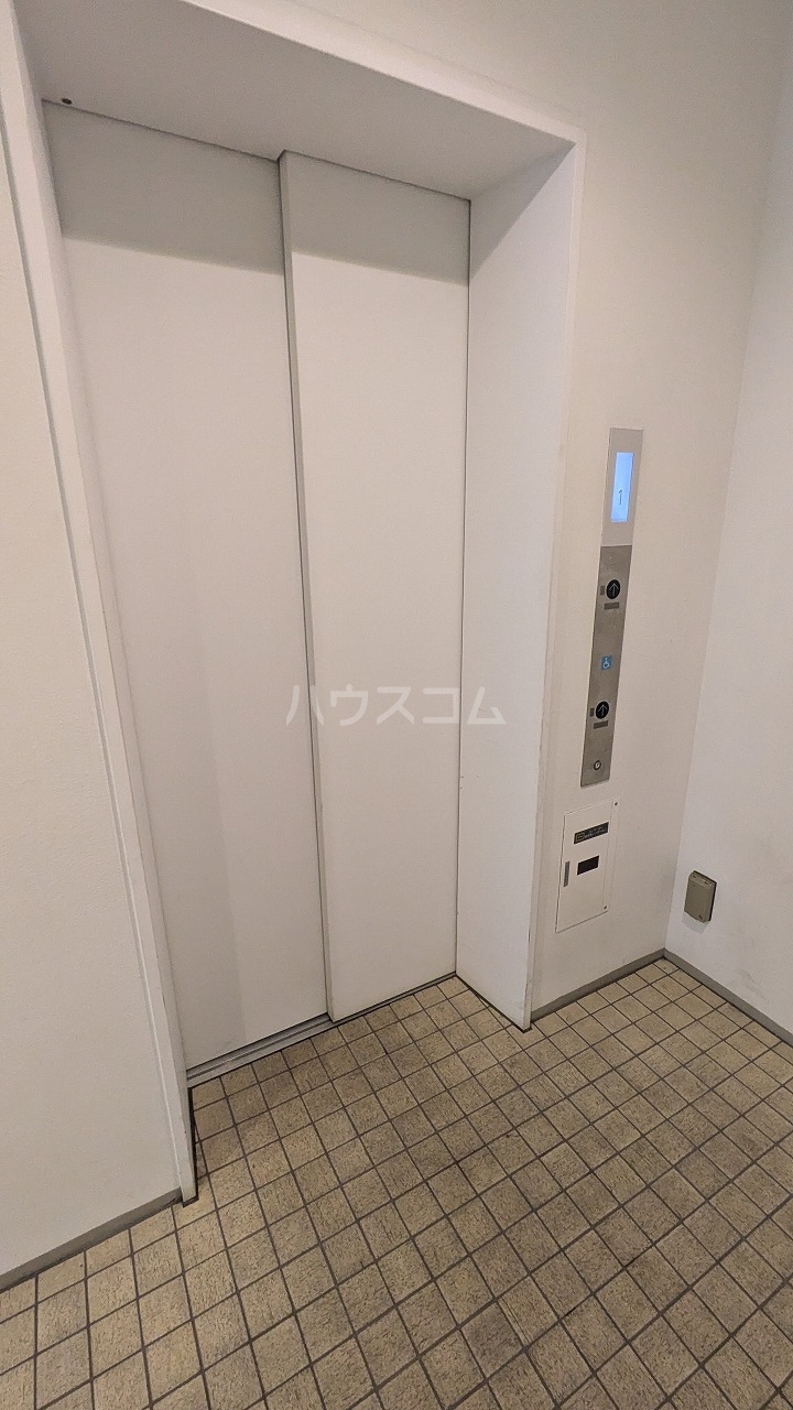 16/26 エントランス