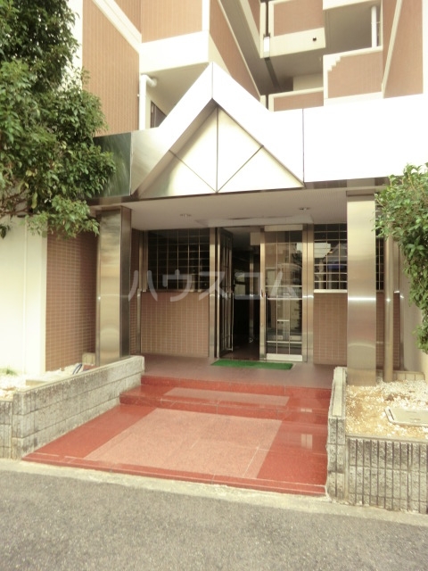 2/5 エントランス