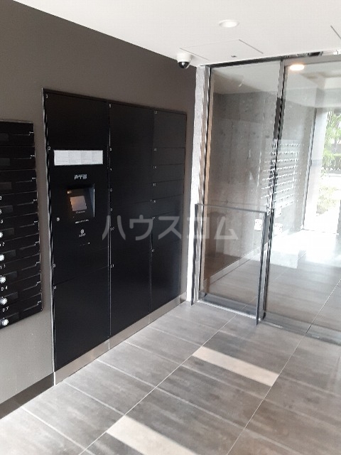 28/30 エントランス