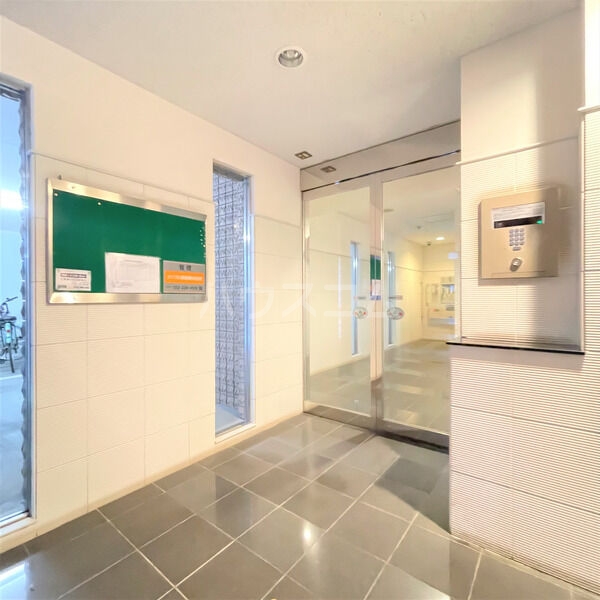 14/23 エントランス