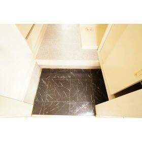 16/17 エントランス