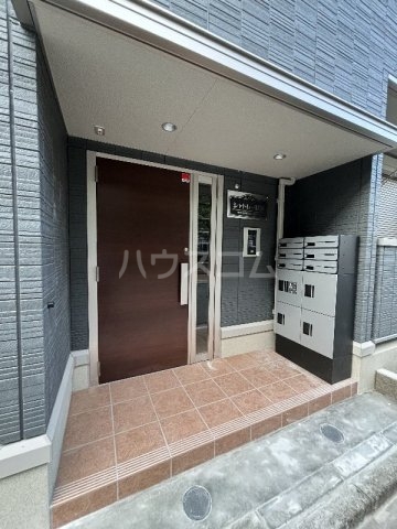 21/30 エントランス