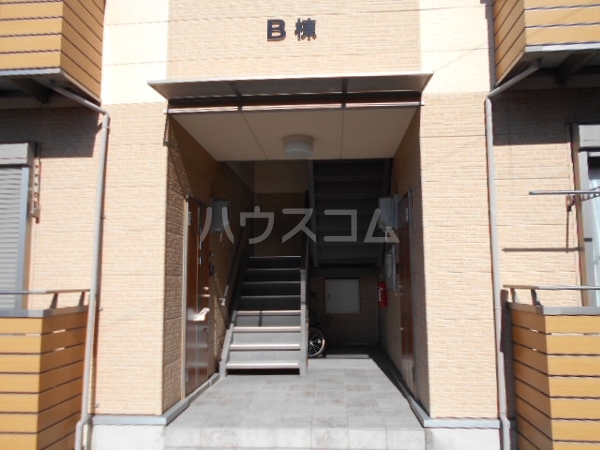 25/30 エントランス