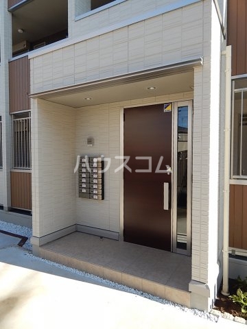 18/28 エントランス