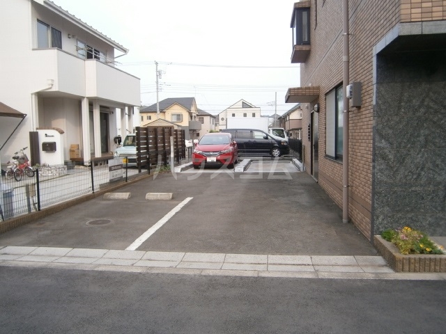 22/30 駐車場