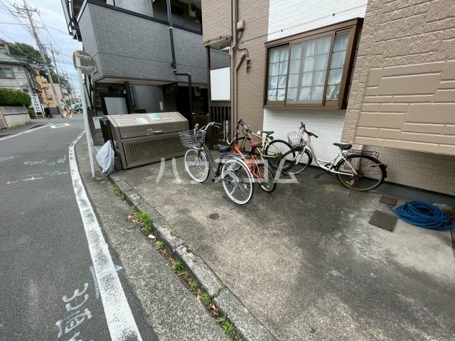 21/22 エントランス