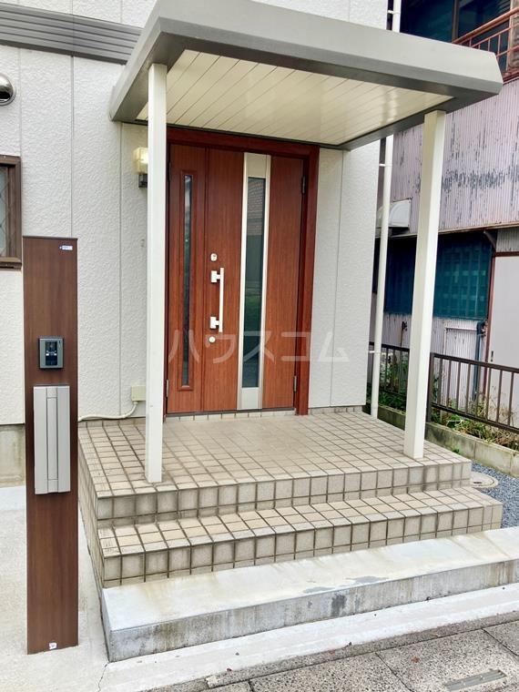 16/20 エントランス