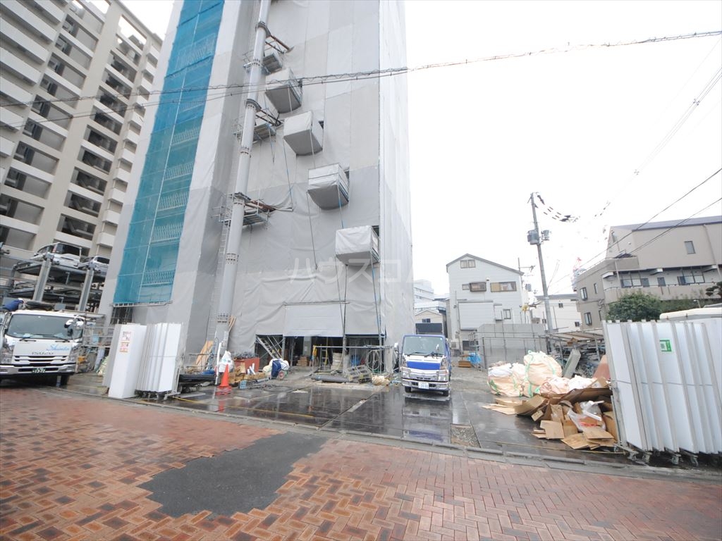 21/30 エントランス