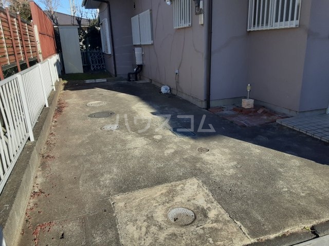 2/3 駐車場