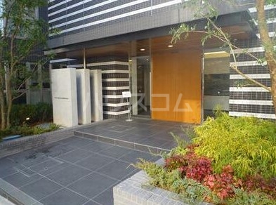 16/27 エントランス