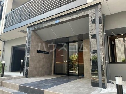 18/22 エントランス