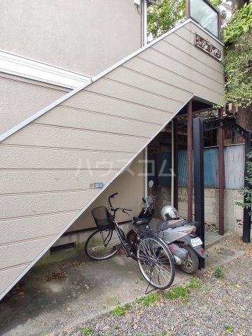 22/30 エントランス