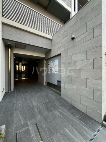 23/30 エントランス