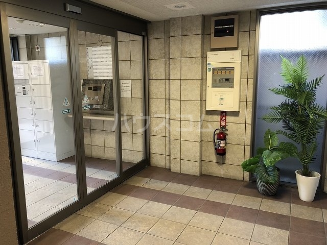 22/25 エントランス