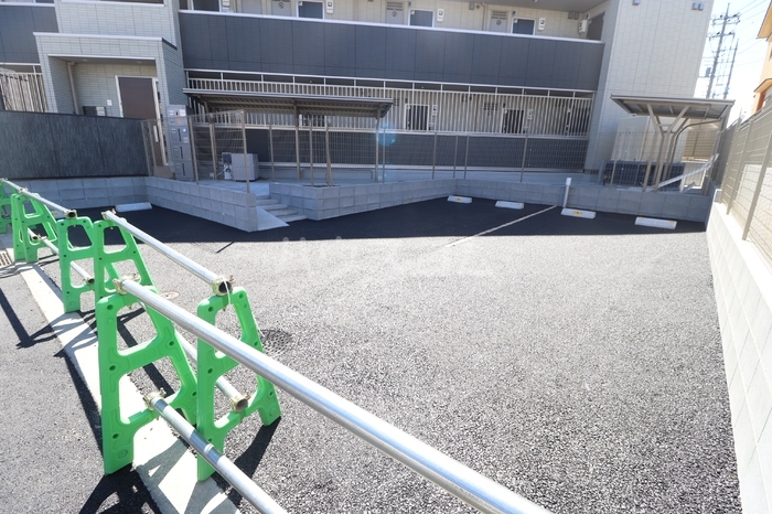 23/30 駐車場