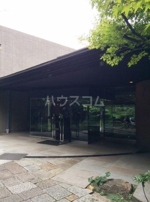 18/24 エントランス