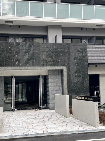 19/30 エントランス