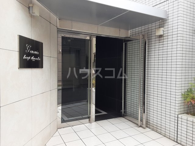 2/3 エントランス