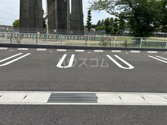 27/30 駐車場