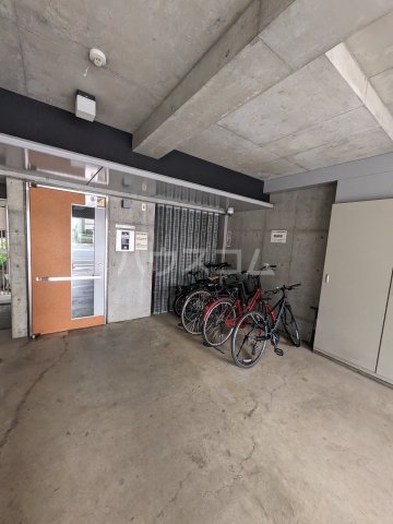 15/18 エントランス