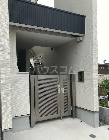 14/19 エントランス