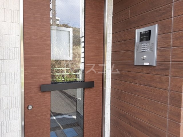 22/30 エントランス