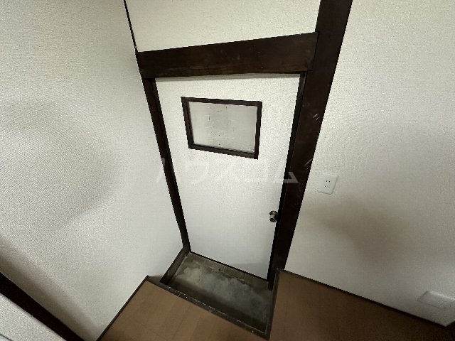 13/30 玄関