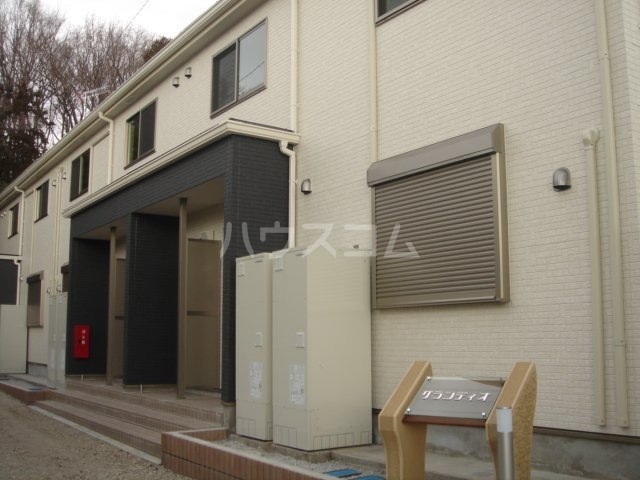 24/30 エントランス