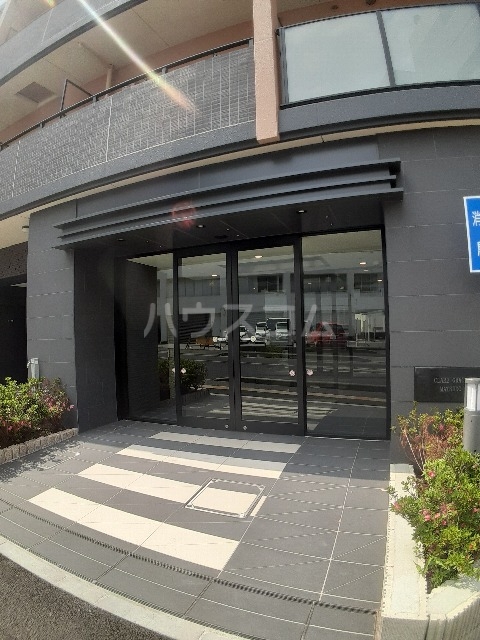 25/30 エントランス