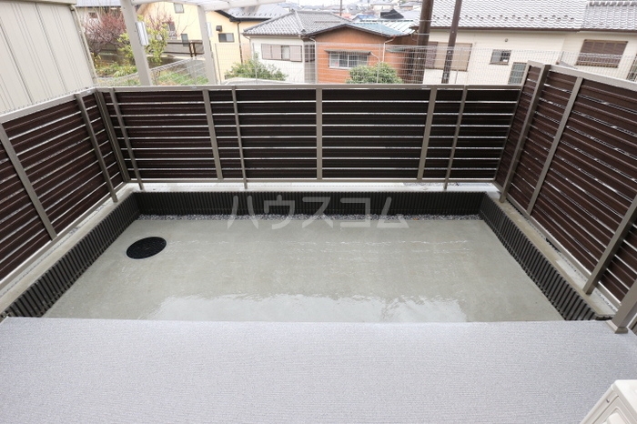 13/18 バルコニー