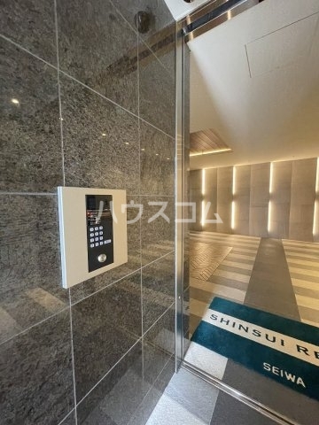 14/18 エントランス