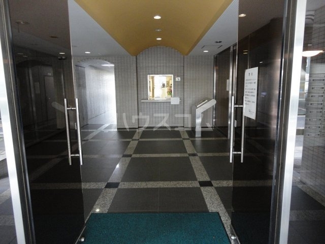 20/29 エントランス