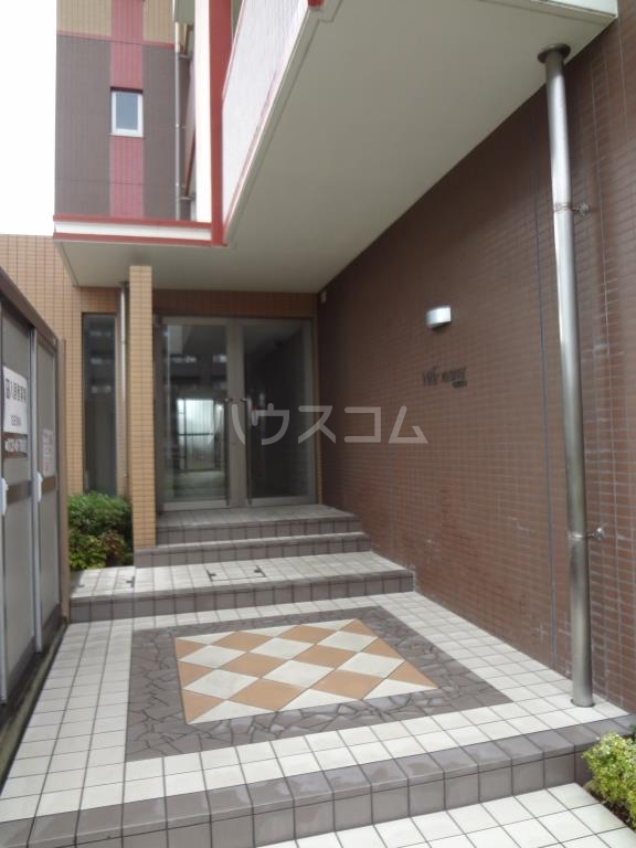 3/7 エントランス