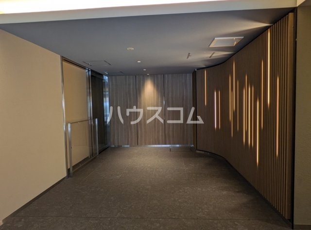 13/22 エントランス