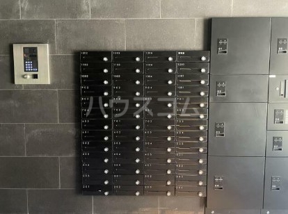 16/22 エントランス