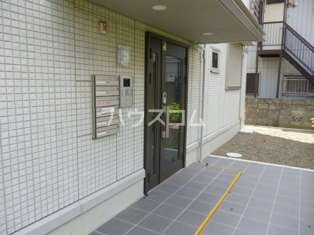 24/28 エントランス