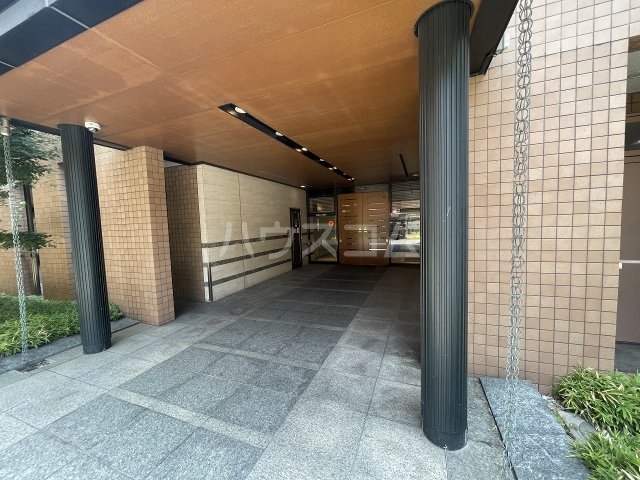 18/29 エントランス