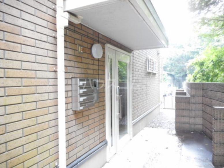 24/30 エントランス