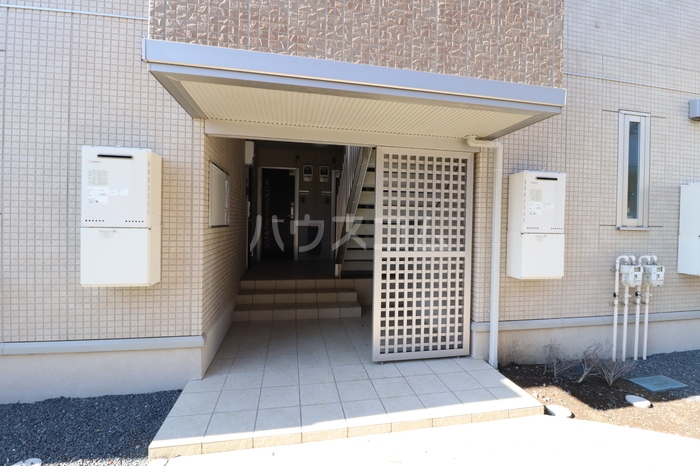 18/28 エントランス