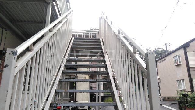 24/30 エントランス