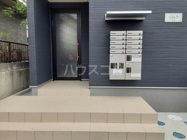 20/29 エントランス